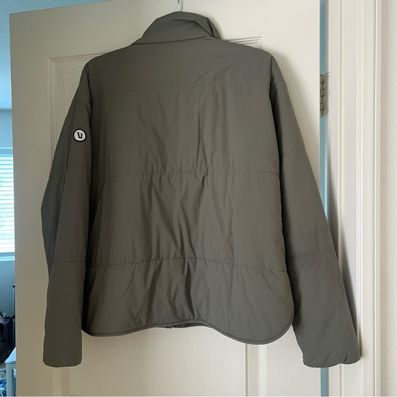 Vuori pistachio insulated jacket Sz Small - Picture 6 of 9